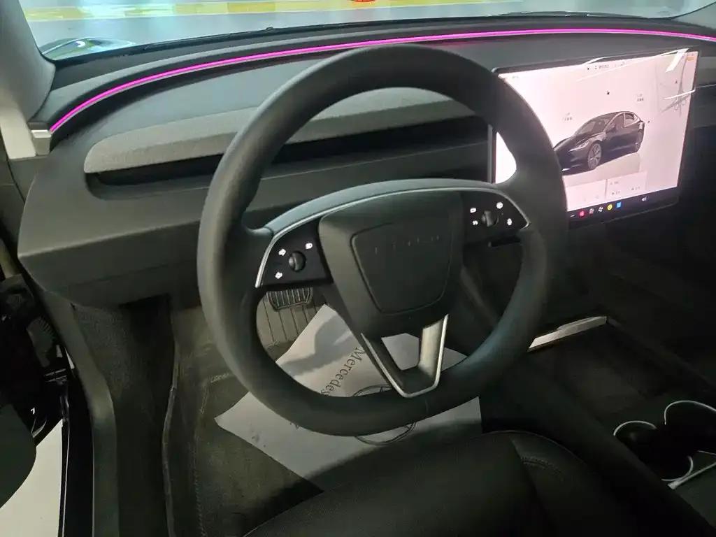 Tesla Model 3 — фото 10