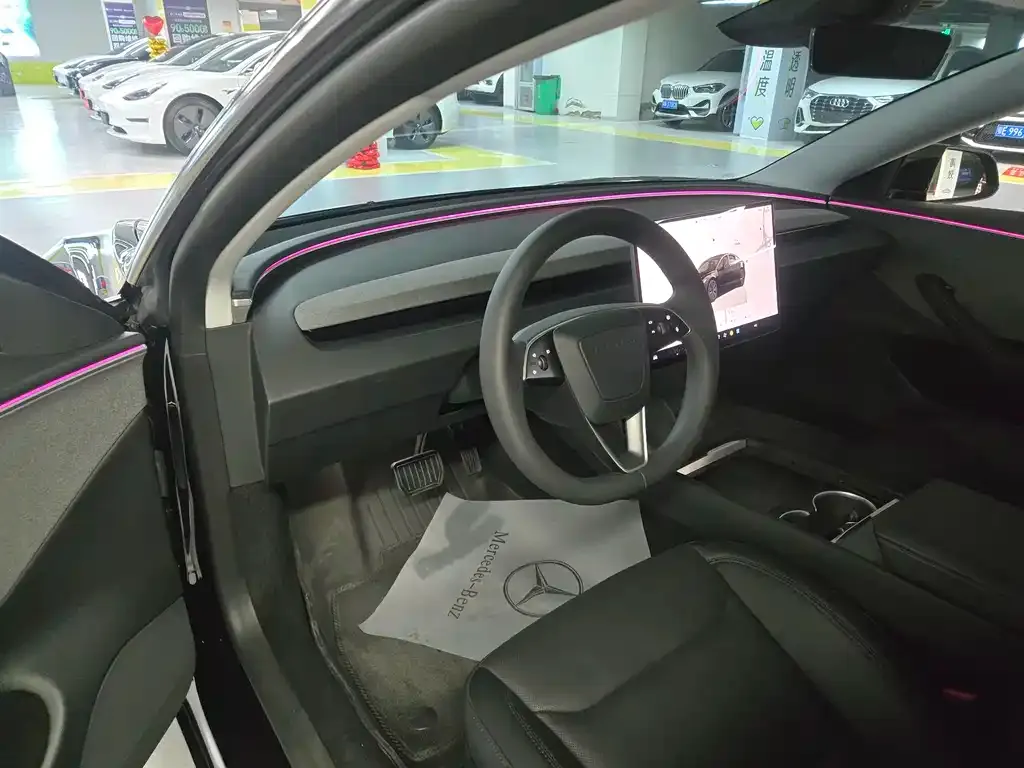Tesla Model 3 — фото 6