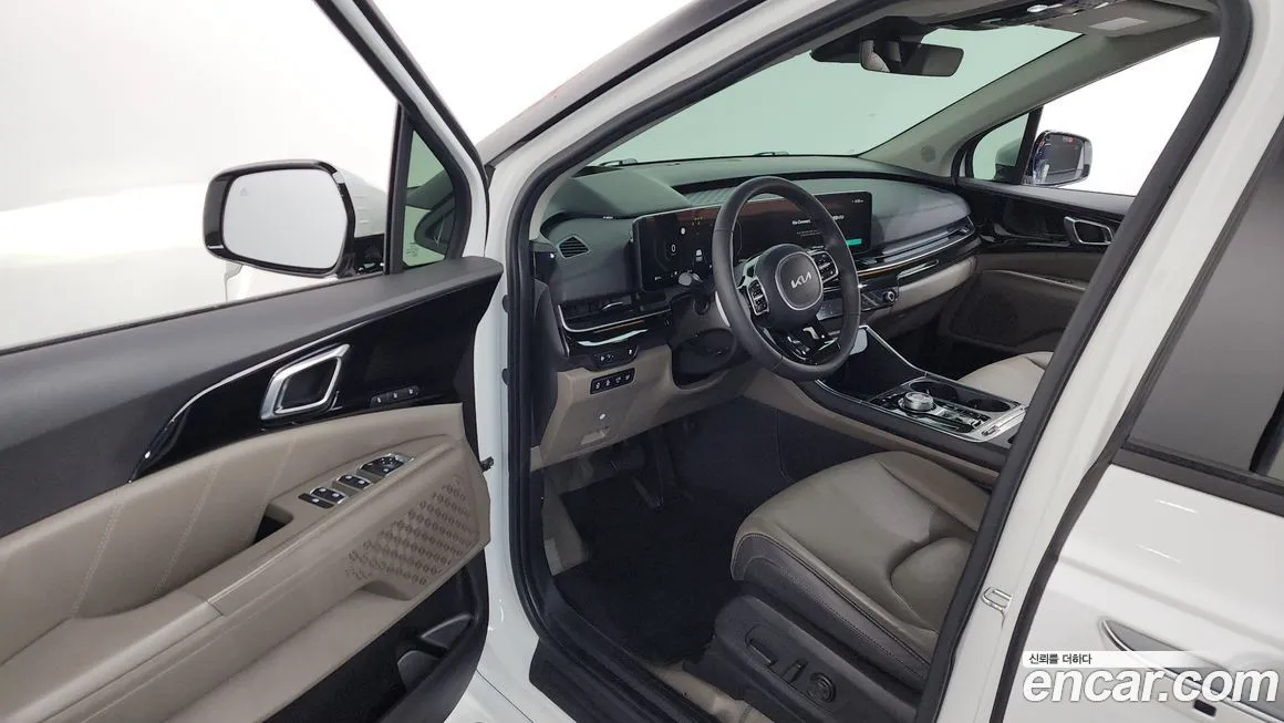 Kia Carnival — фото 10