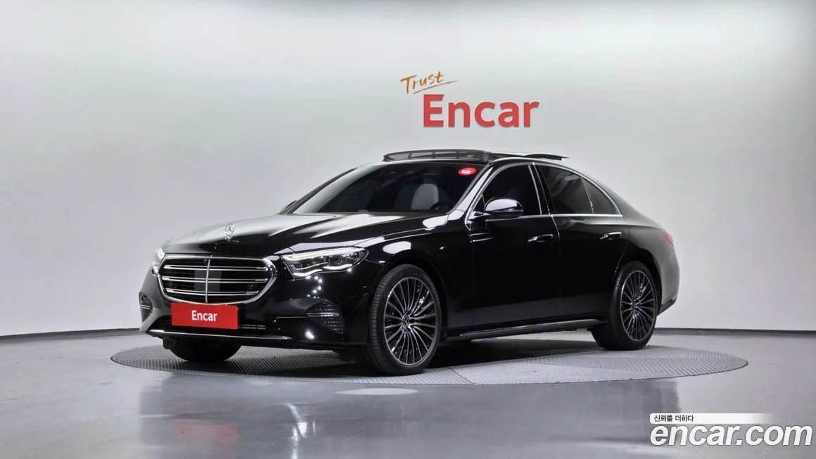 Mercedes-Benz E-Class — фото 1