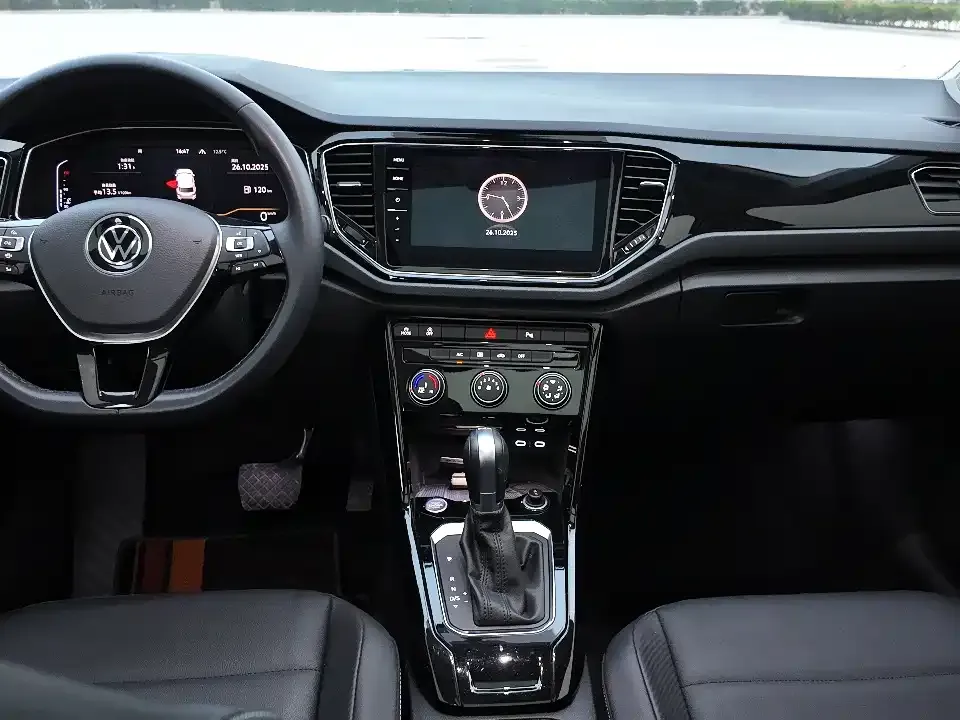Volkswagen T-Roc 2023 из CN, фото 3