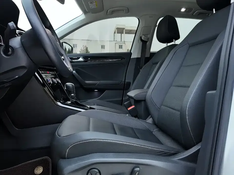 Volkswagen T-Roc 2023 из CN, фото 8