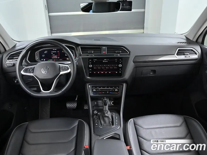 Volkswagen Tiguan — фото 7