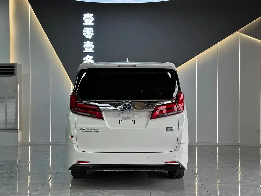 Toyota Alphard 2022 из CN, фото 5