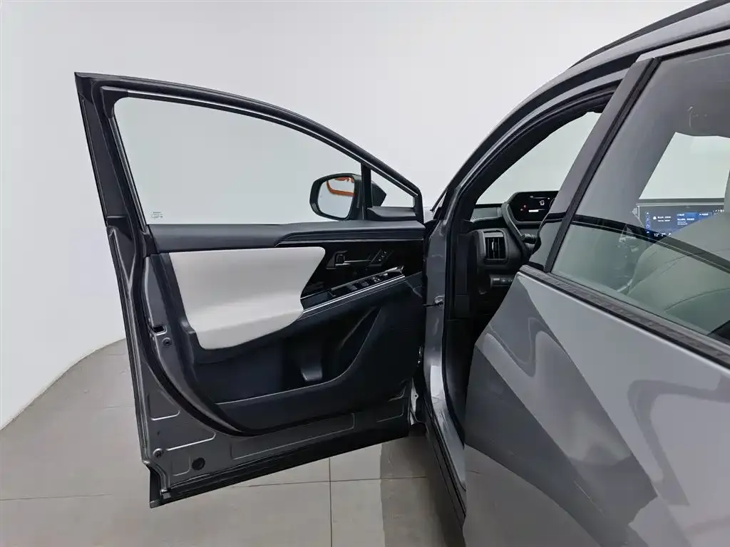 Toyota bZ4X 2022 из CN, фото 8