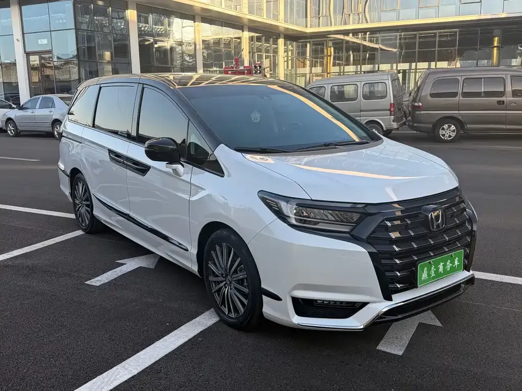 Honda Elysion 2023 из CN, фото 1