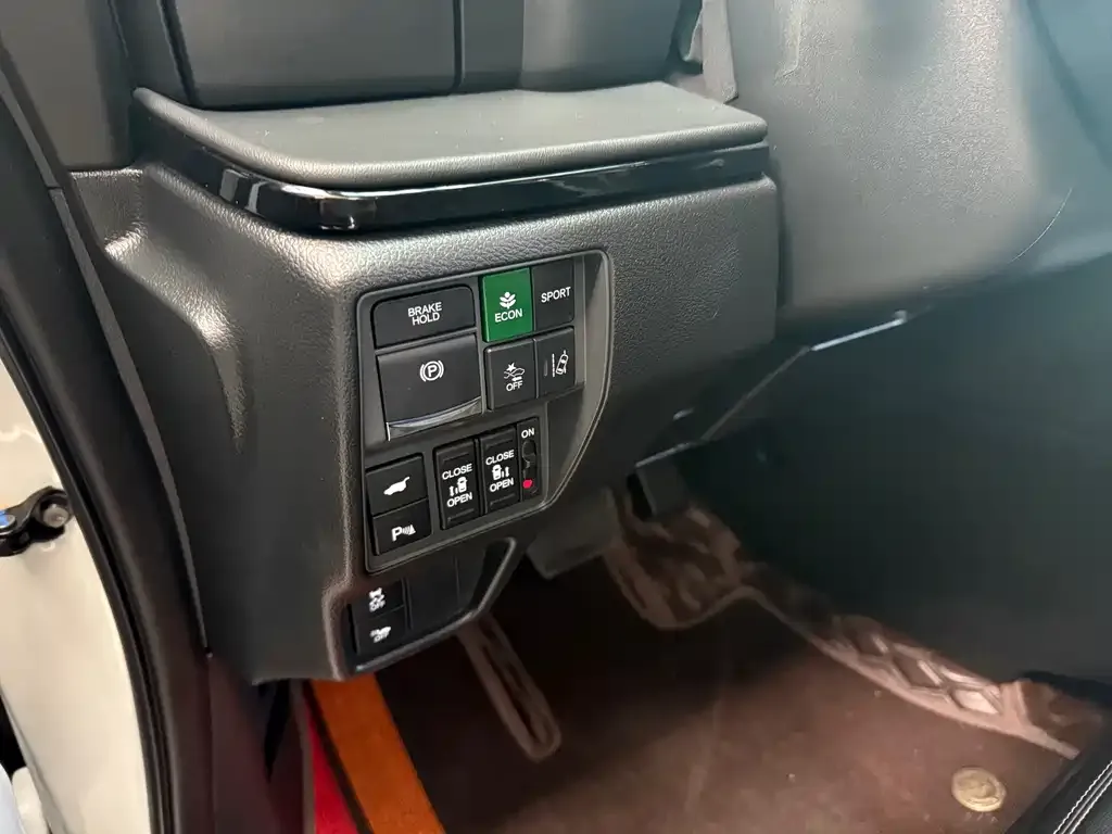 Honda Elysion 2023 из CN, фото 10