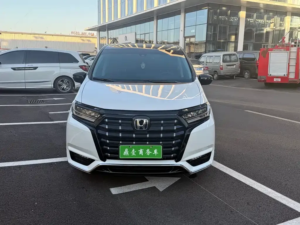 Honda Elysion 2023 из CN, фото 2