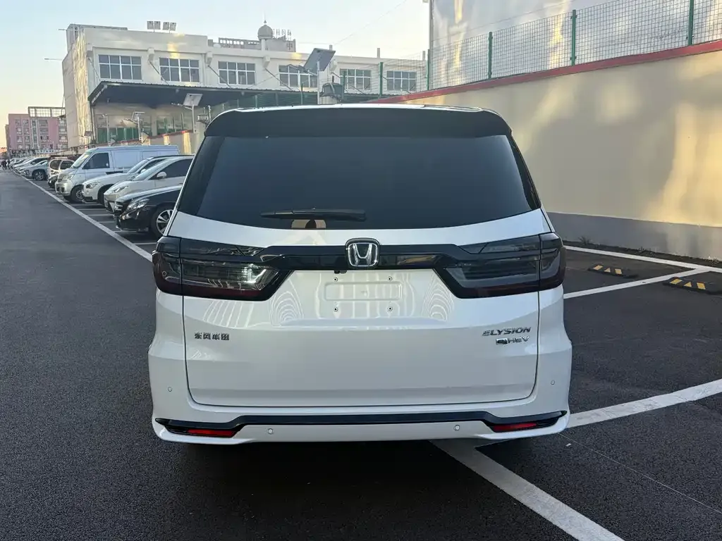 Honda Elysion 2023 из CN, фото 5