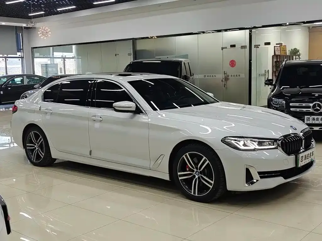 BMW 5 Series New Energy — фото 3