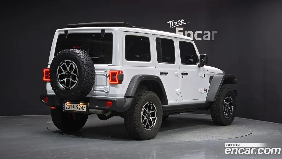 Jeep Wrangler 2024 из KR, фото 2