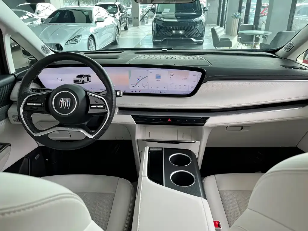 Buick GL8 Hybrid — фото 10
