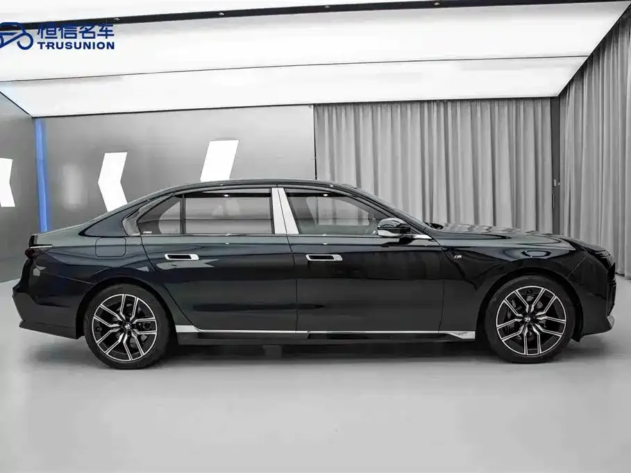 BMW 7 Series 2024 из CN, фото 4