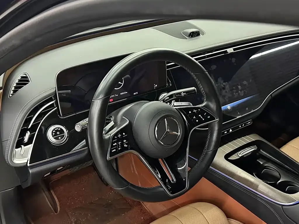 Mercedes-Benz E-Class — фото 5