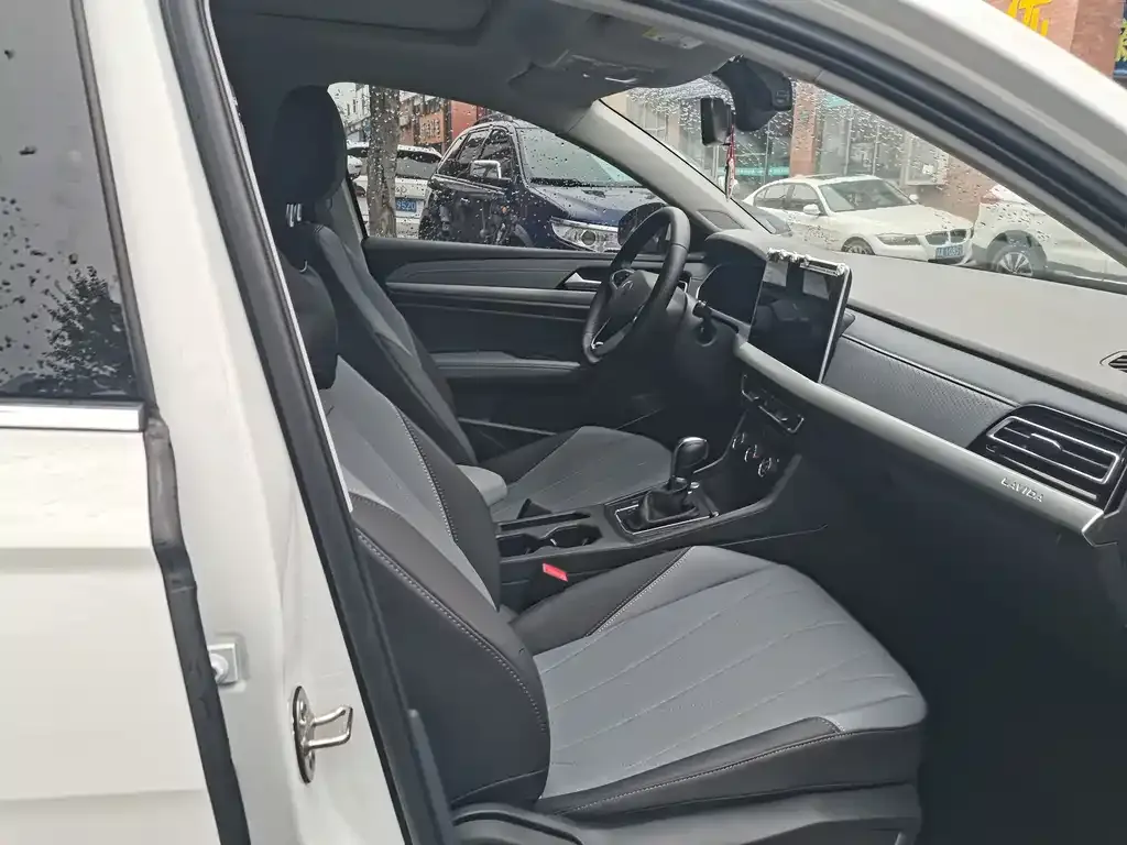 Volkswagen Lavida 2023 из CN, фото 4