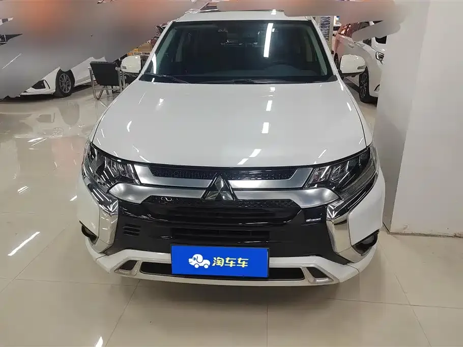 Mitsubishi Outlander 2022 из CN, фото 2