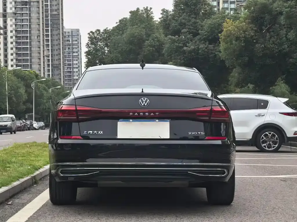 Volkswagen Passat — фото 5