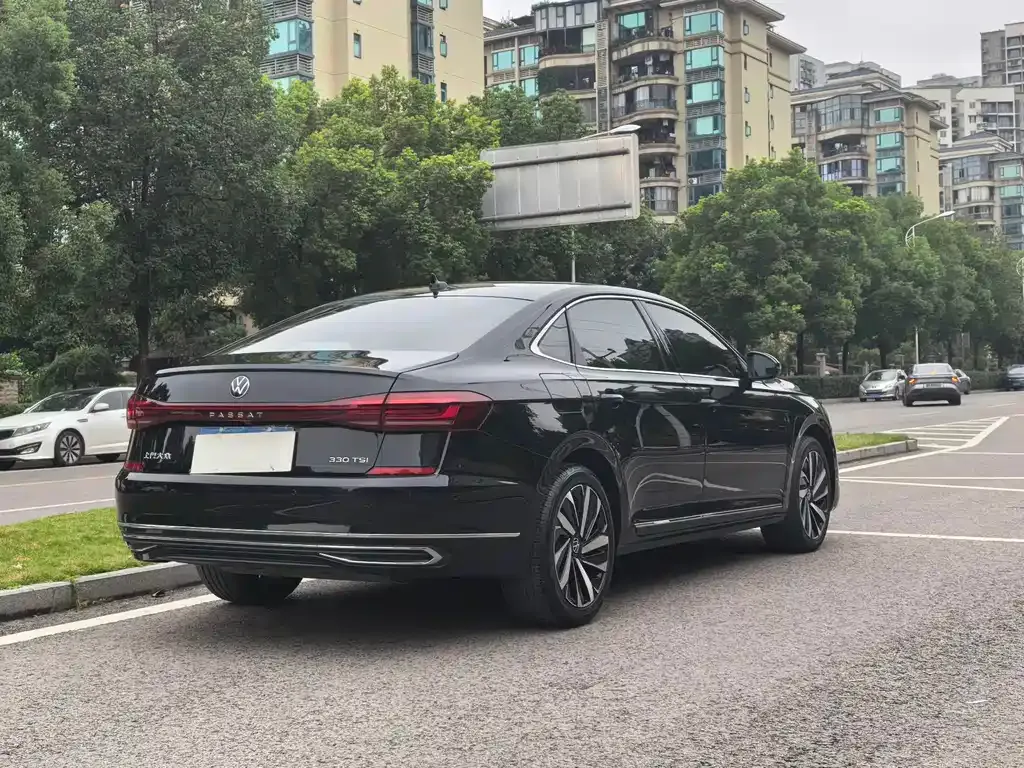 Volkswagen Passat — фото 7