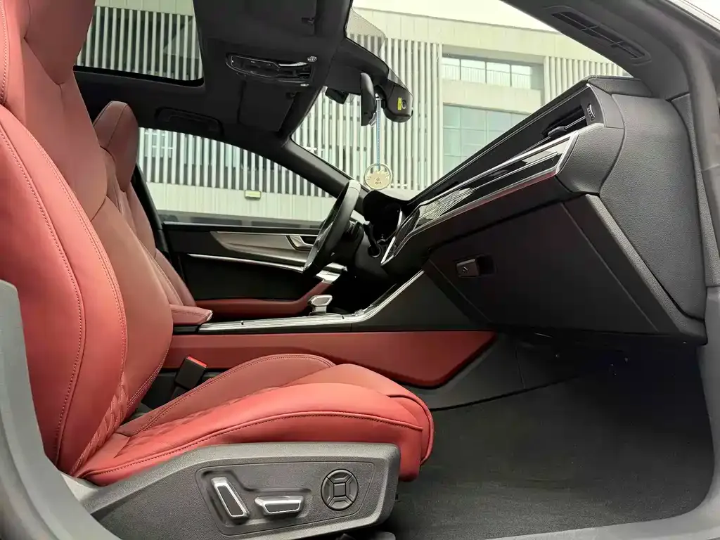 Audi A7L — фото 6