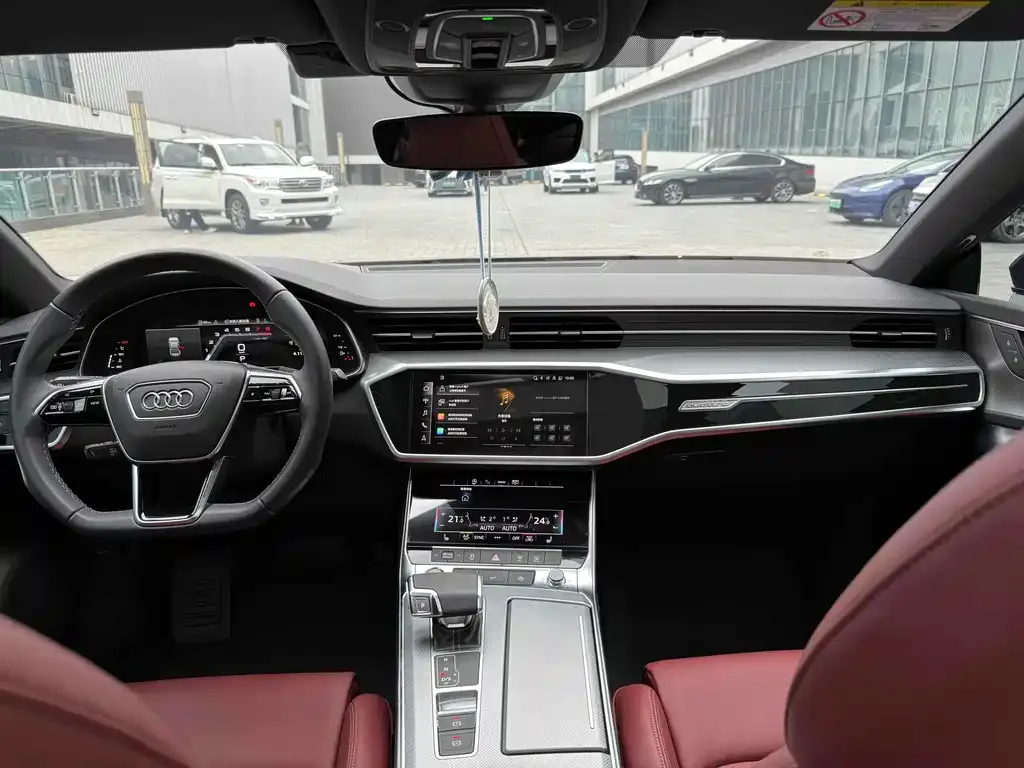 Audi A7L — фото 9