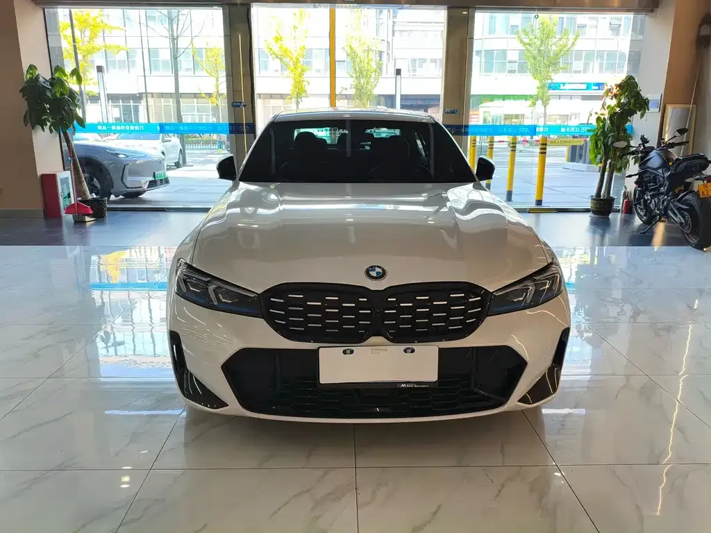 BMW 3 Series 2024 из CN, фото 2
