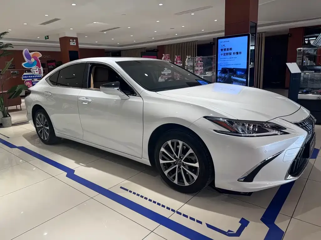 Lexus ES 2022 из CN, фото 4