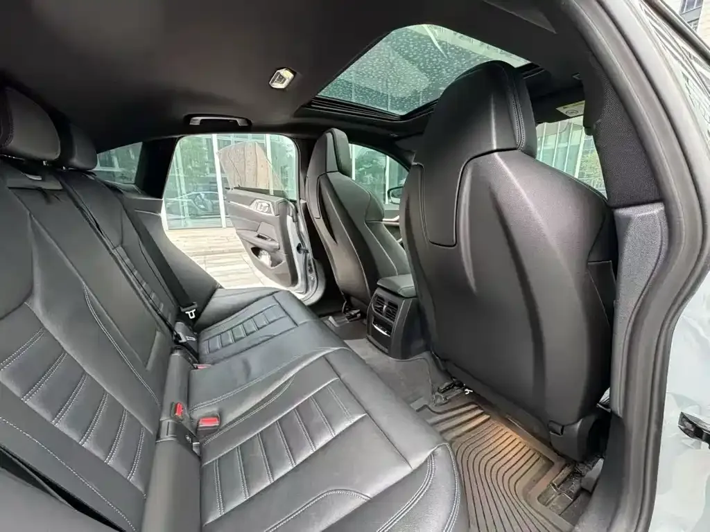 BMW i4 2022 из CN, фото 4