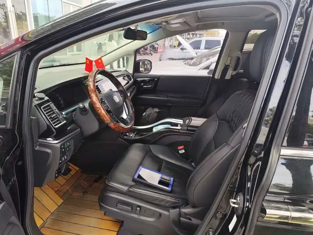 Honda Elysion 2021 из CN, фото 4