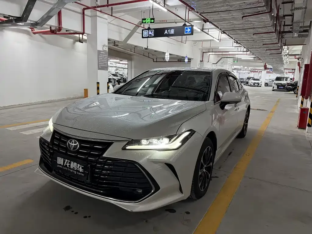 Toyota Avalon 2023 из CN, фото 1