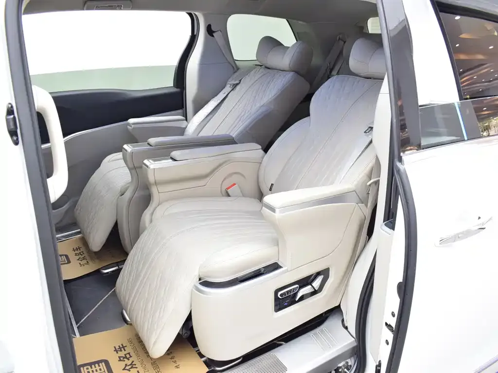 Buick GL8 2021 из CN, фото 6