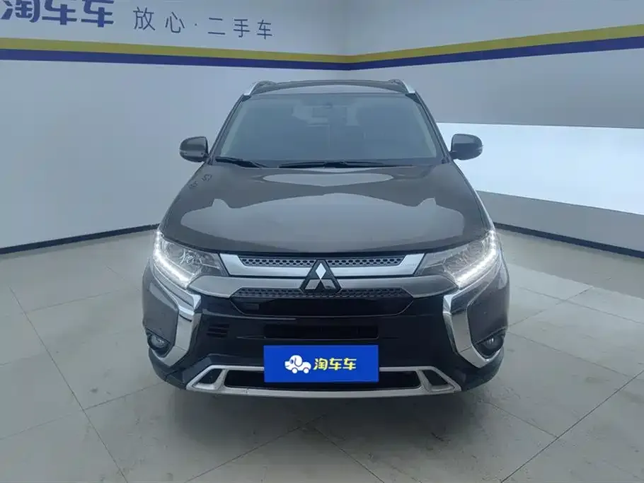 Mitsubishi Outlander 2021 из CN, фото 2