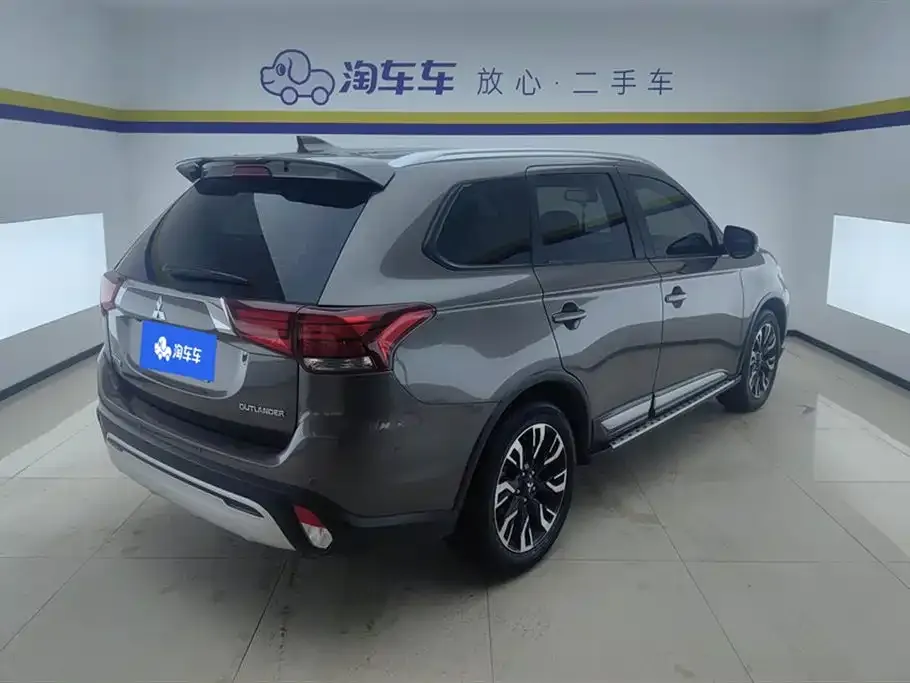 Mitsubishi Outlander 2021 из CN, фото 3