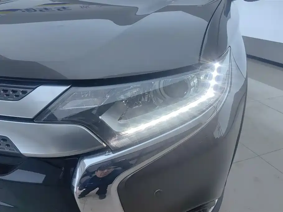 Mitsubishi Outlander 2021 из CN, фото 5