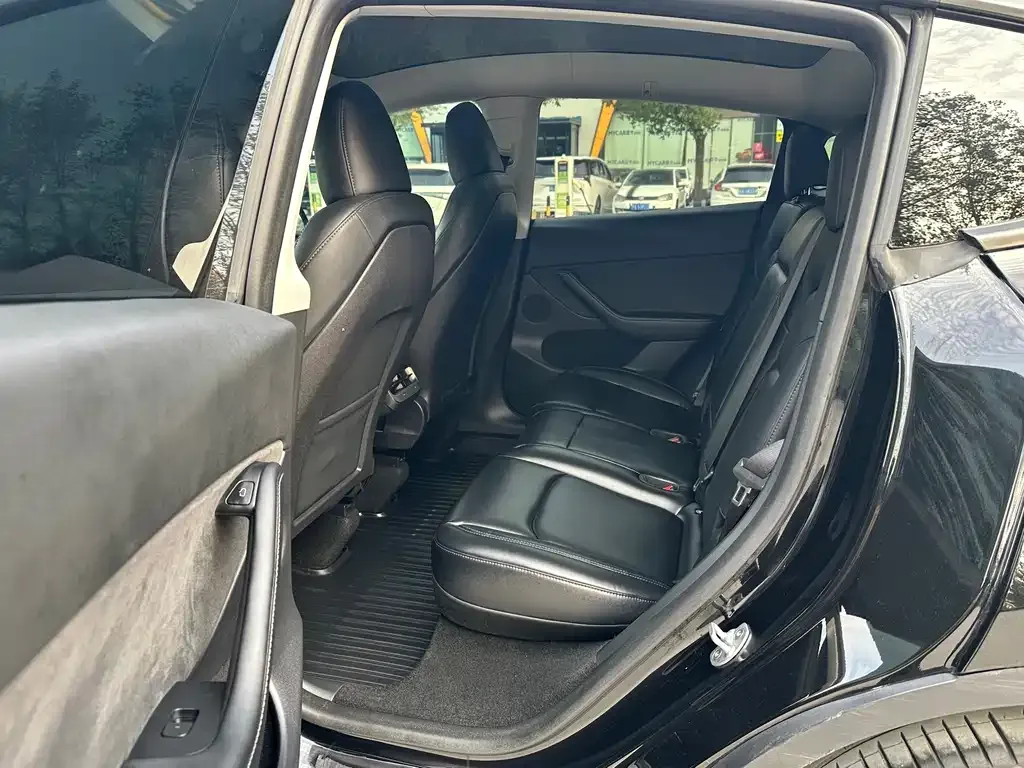 Tesla Model Y 2023 из CN, фото 9