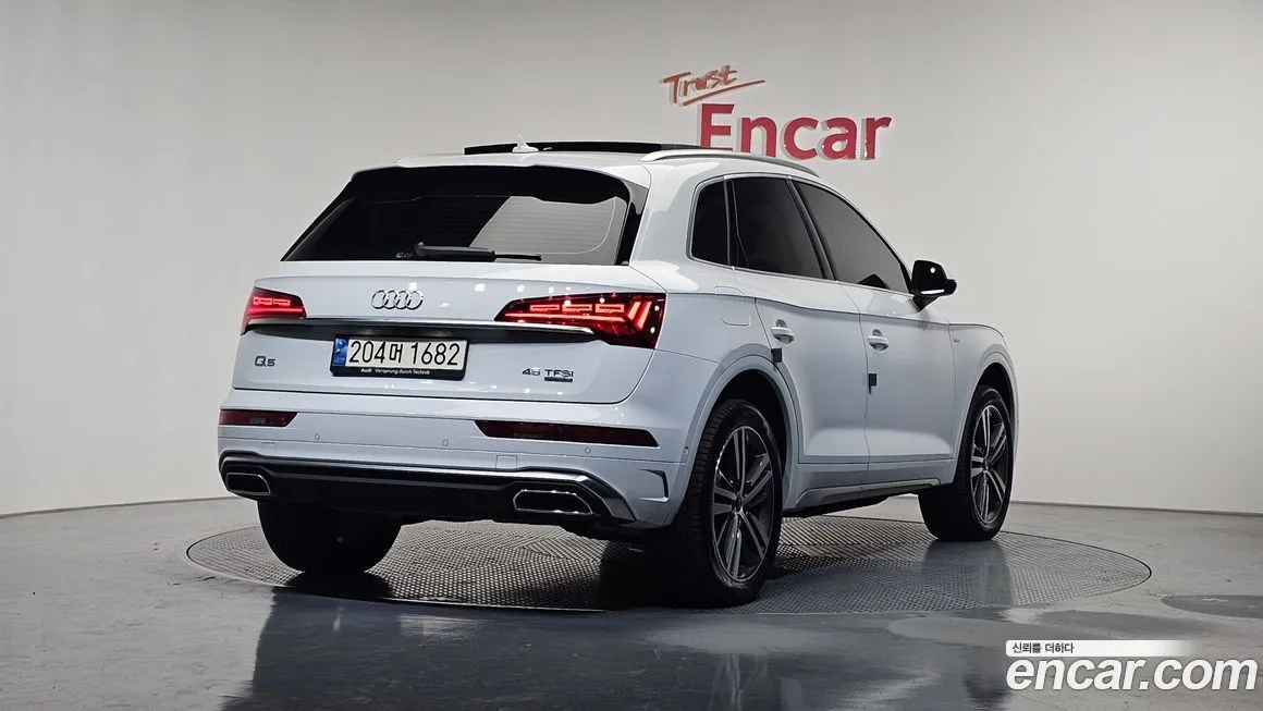 Audi Q5 2023 из KR, фото 2