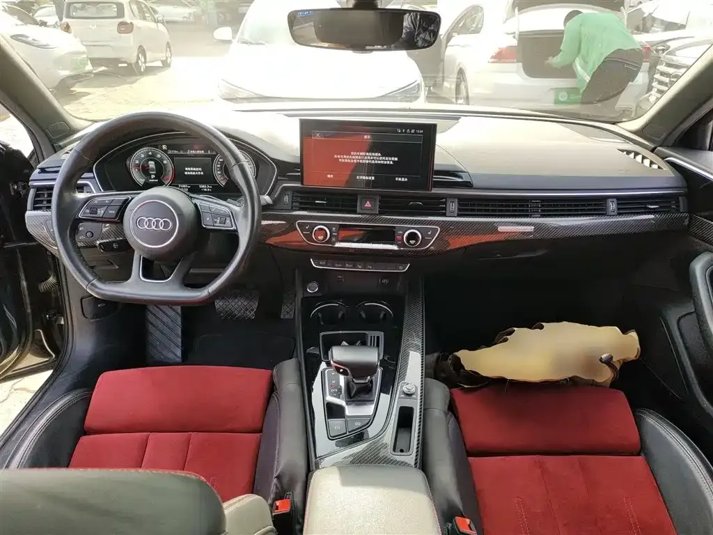 Audi A4L 2022 из CN, фото 10