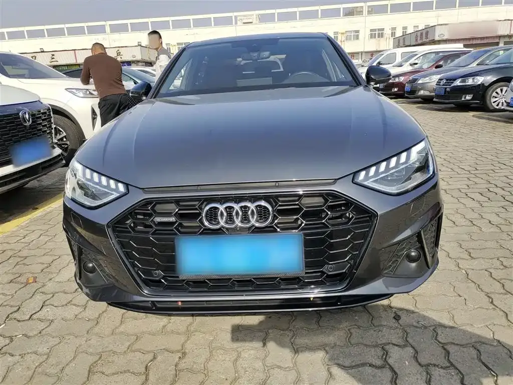 Audi A4L 2022 из CN, фото 3
