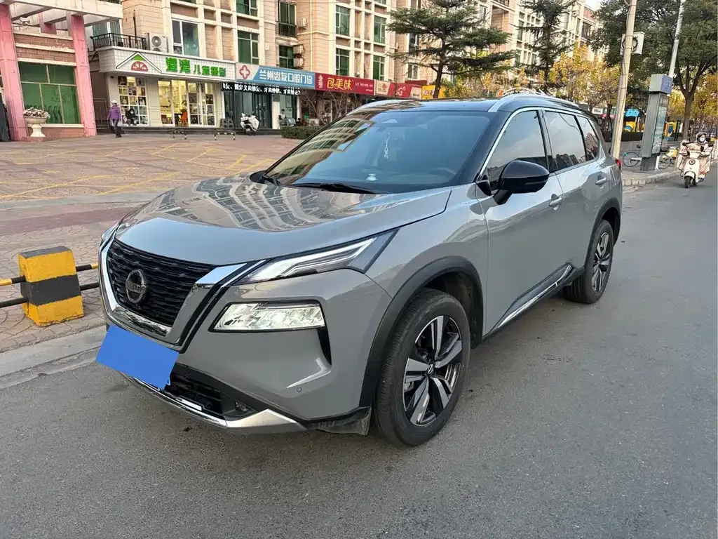 Nissan X-Trail — фото 1