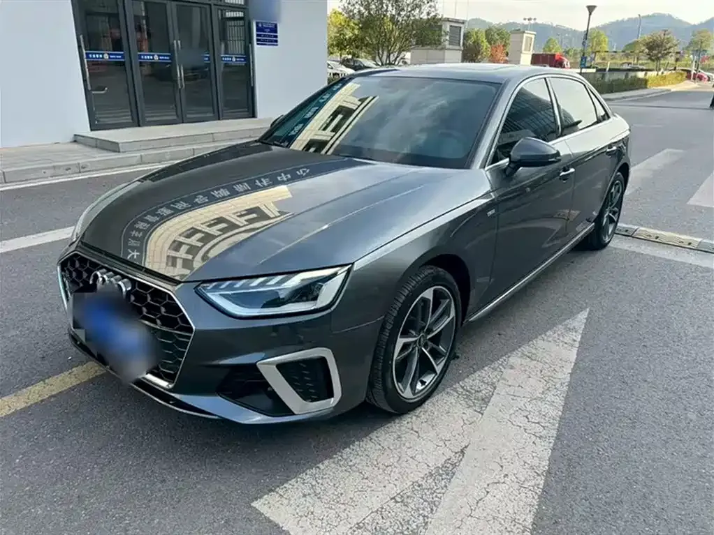 Audi A4L 2022 из CN, фото 1