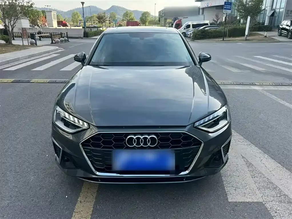 Audi A4L 2022 из CN, фото 3