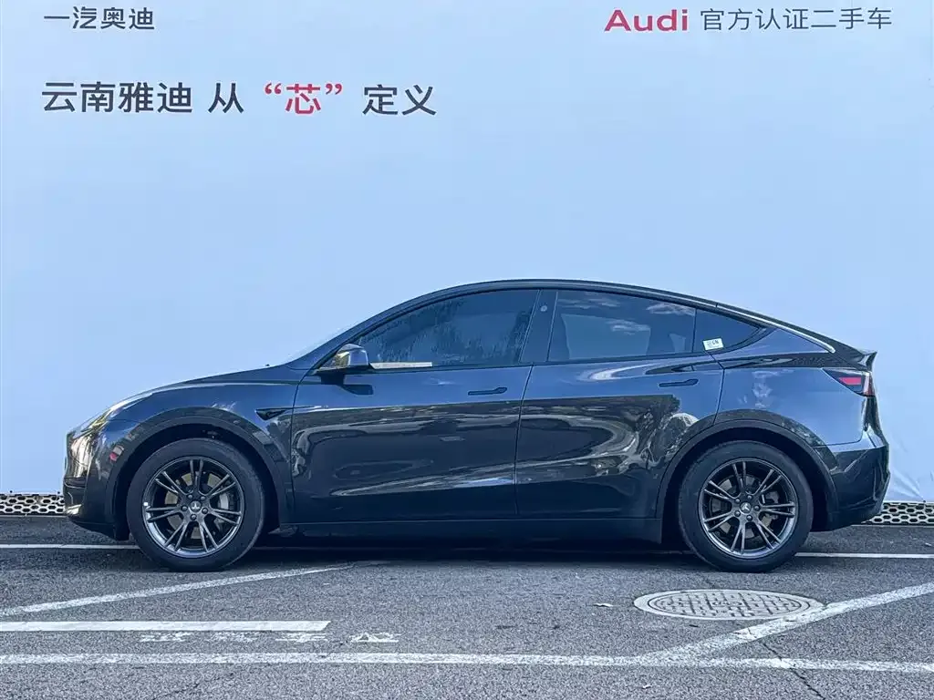 Tesla Model Y 2024 из CN, фото 3