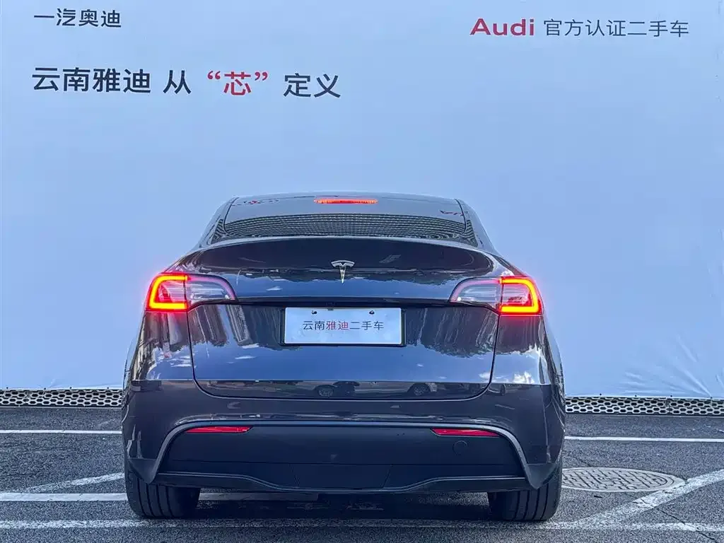 Tesla Model Y 2024 из CN, фото 5
