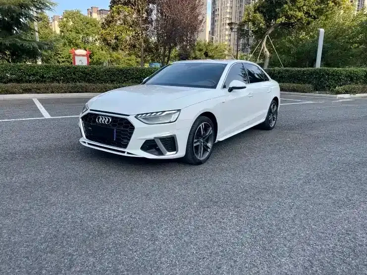 Audi A4L 2021 из CN, фото 1