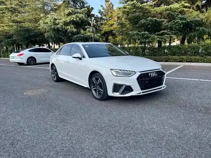 Audi A4L 2021 из CN, фото 2