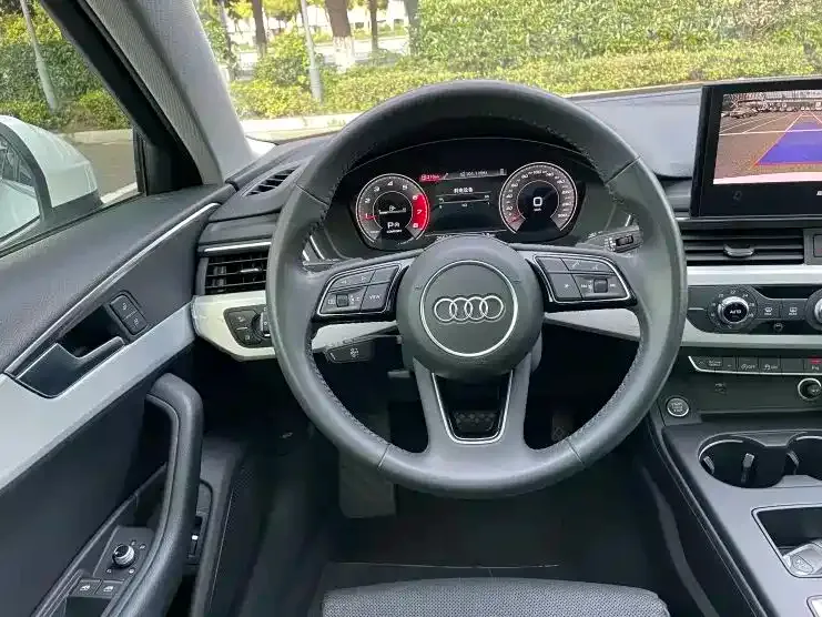 Audi A4L 2021 из CN, фото 8