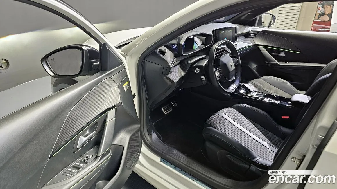 Peugeot 208 2022 из KR, фото 10