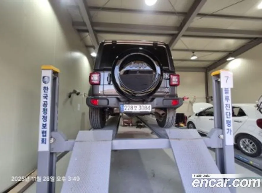 Jeep Wrangler — фото 2