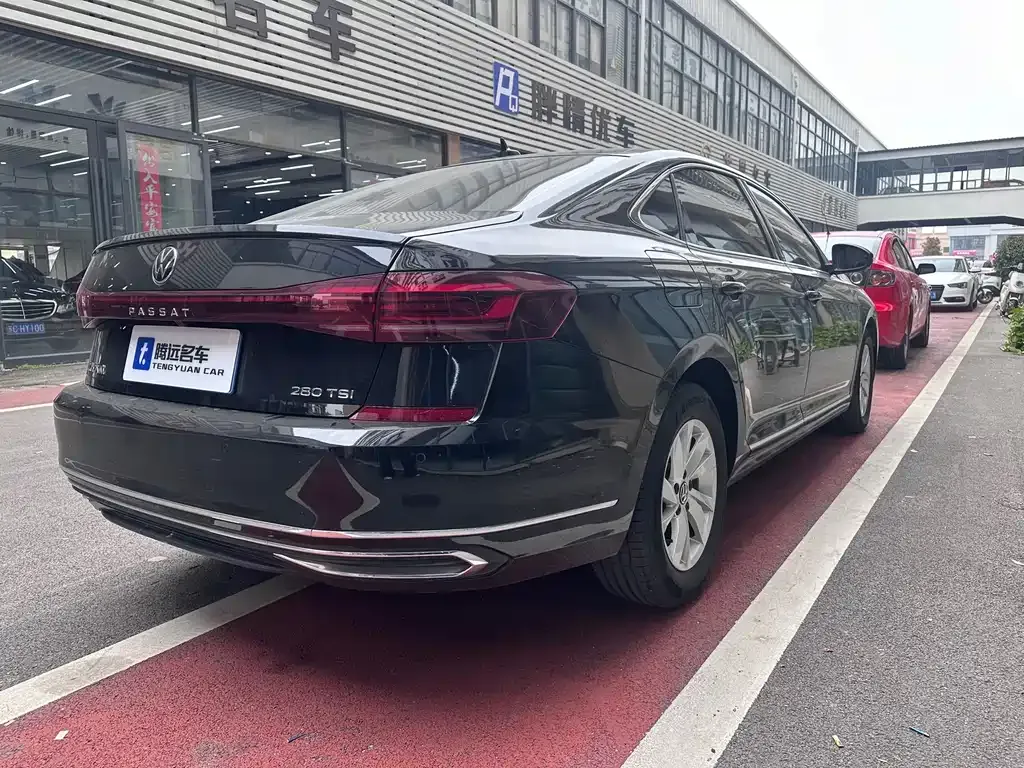 Volkswagen Passat 2023 из CN, фото 10