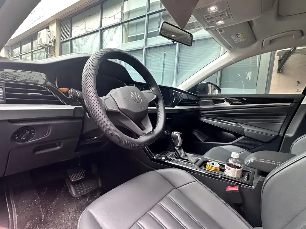 Volkswagen Passat 2023 из CN, фото 5