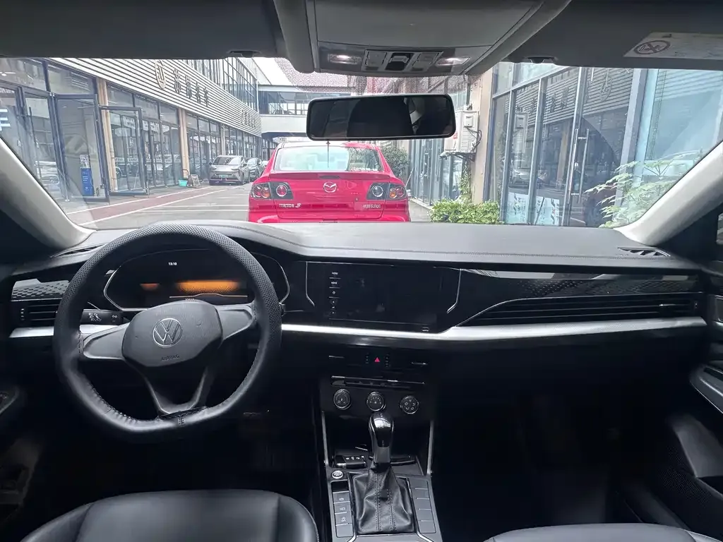 Volkswagen Passat 2023 из CN, фото 7